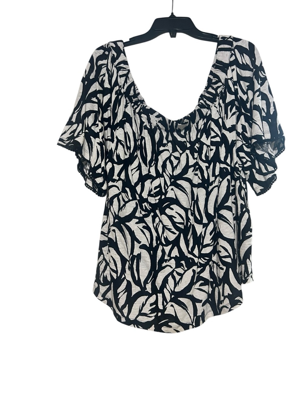 Chico's Black and White Leaf-Print On or off shoulder top
